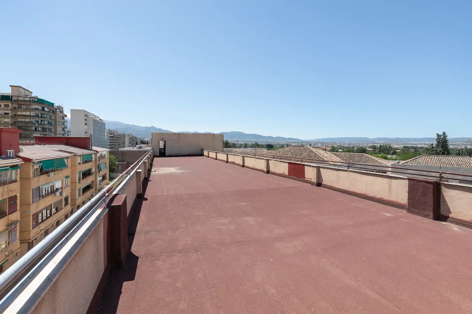 Terrassa de Edifici en venda en Granada amb Alarma