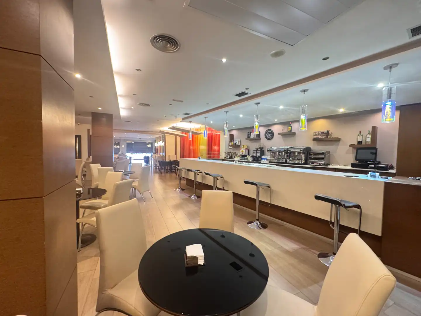 Local comercial en venta en Avinguda del País Valencià 65, imagen 11
