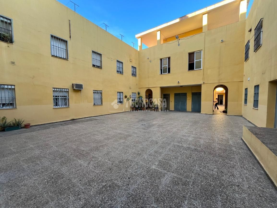Vista exterior de Piso en venta en  Sevilla Capital