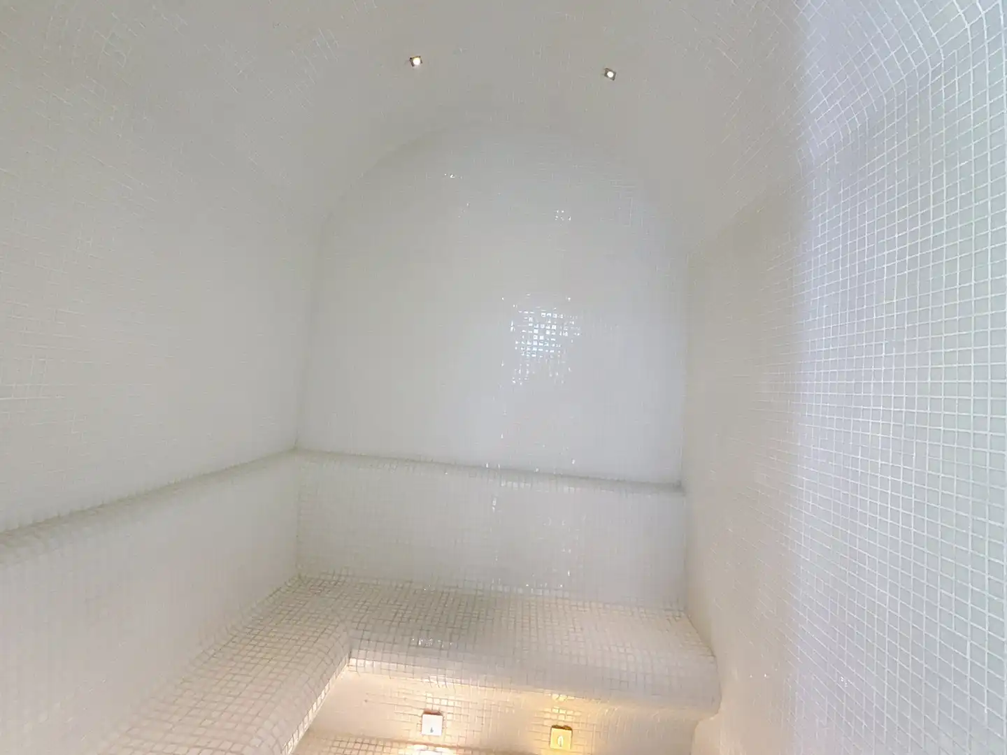 Bany de Apartament en venda en Estepona amb Aire condicionat, Terrassa i Piscina