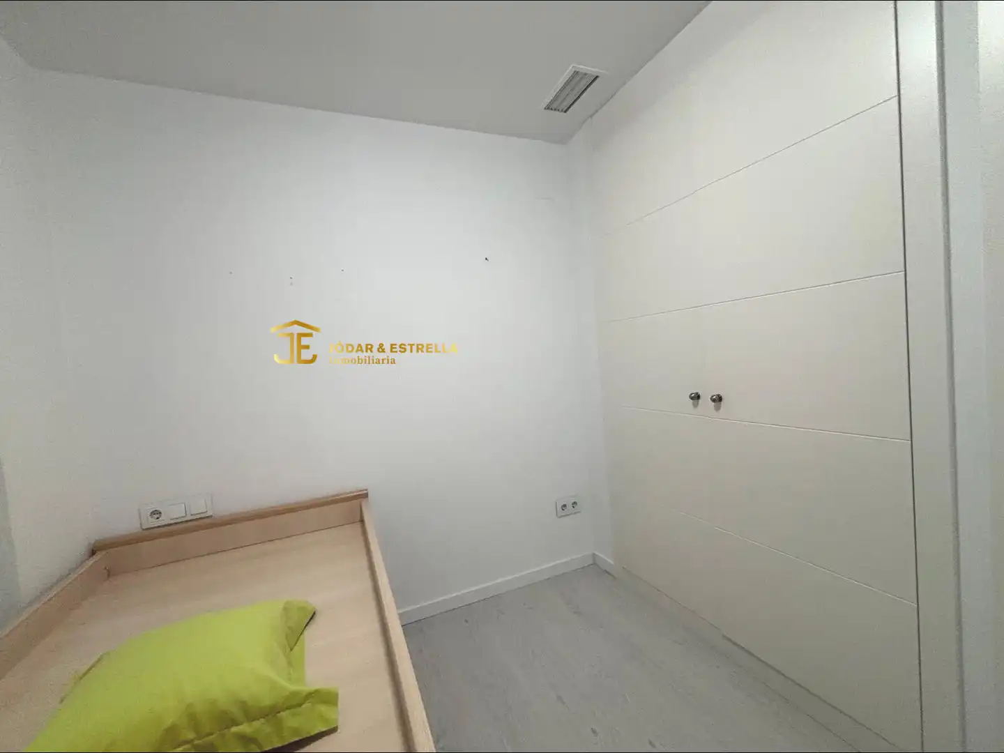 Flat for sale in Lorca  with Air Conditioner