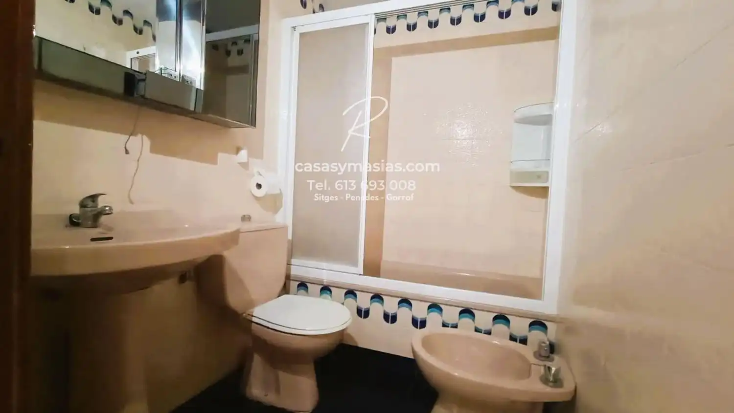 Baño de Casa adosada en venta en Torrelavit con Jardín privado, Terraza y Trastero