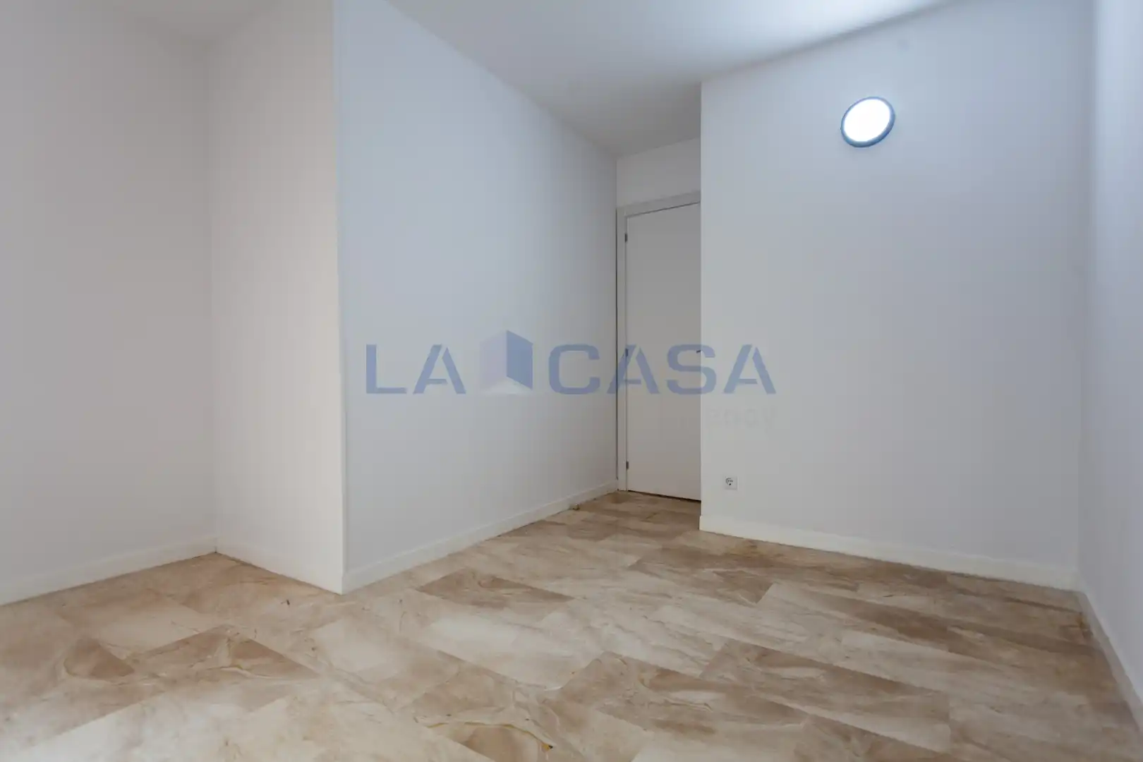 Wohnung zum Verkauf in L'Hospitalet de Llobregat mit Heizung, Terrasse und Ofen