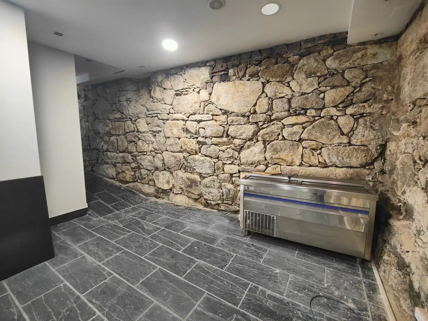 Commercial properties for rent in Vigo   with Air Conditioner