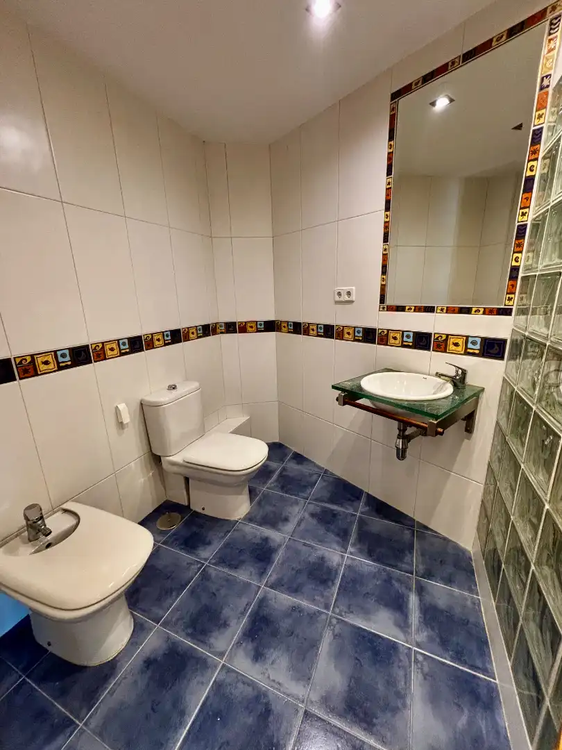 Bathroom of Flat for sale in Pinto  with Air Conditioner, Heating and Parquet flooring