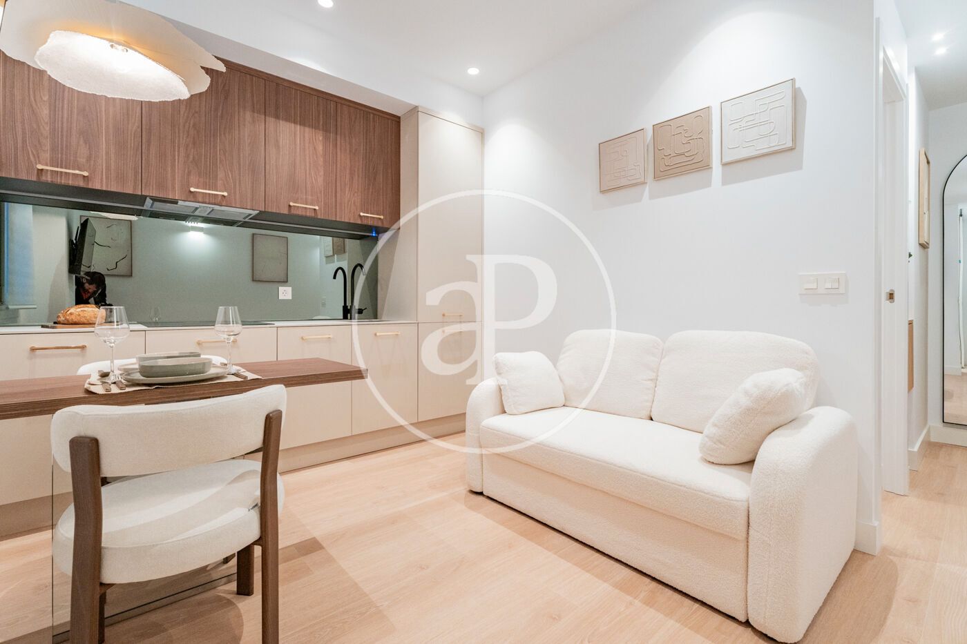 Living room of Flat for rent in  Madrid Capital  with Air Conditioner, Heating and Furnished