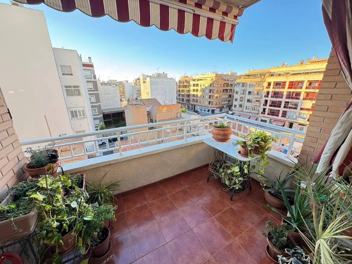 Apartamento con ascensor en venta en Zona Carrefour - Urbanizaciones, imagen 2