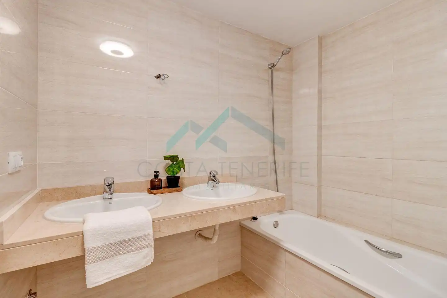 Bany de Casa o xalet en venda en Puerto de Santiago