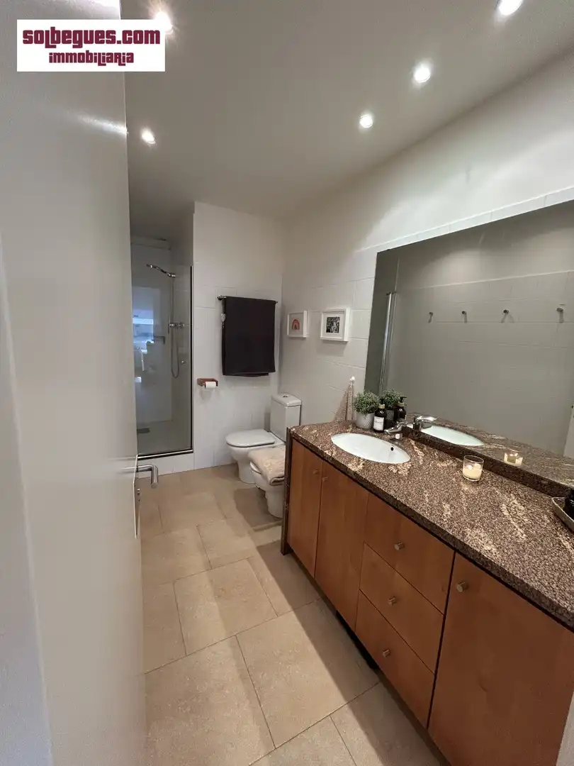 Baño de Casa o chalet en venta en Begues con Aire acondicionado, Calefacción y Jardín privado