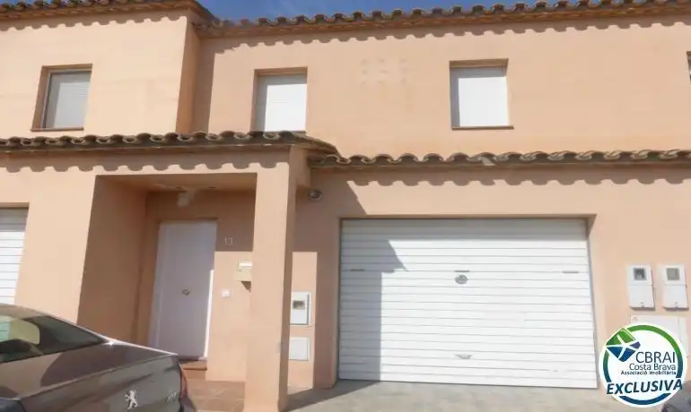 Vista exterior de Casa o xalet en venda en Empuriabrava amb Calefacció