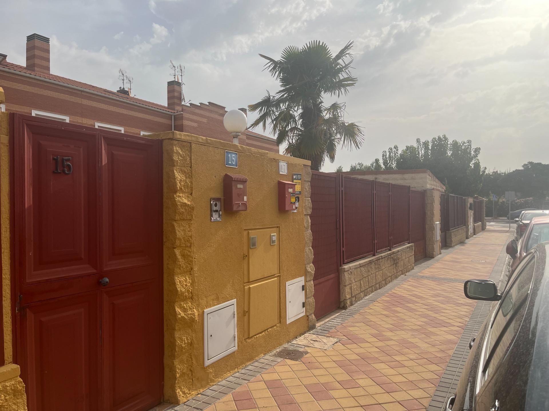 Casa adosada en venta en Calle RIO HENARES, 15, Meco pueblo