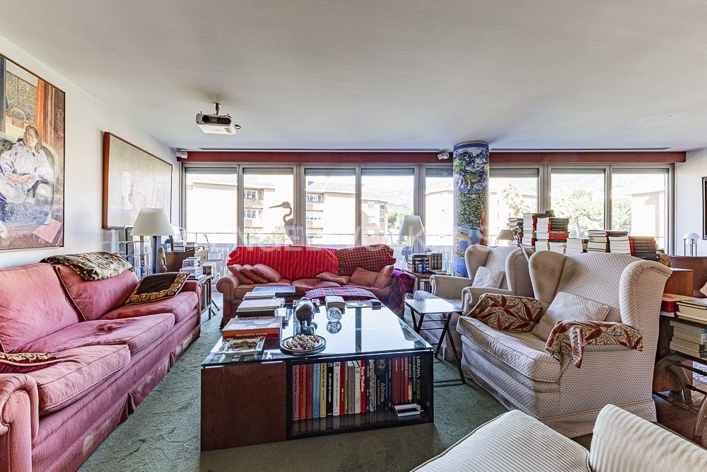 Living room of Apartment for sale in  Barcelona Capital  with Air Conditioner, Heating and Parquet flooring