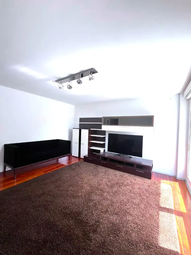 Sala de estar de Piso en venta en Castro-Urdiales con Calefacción, Jardín privado y Parquet