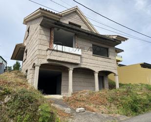 Vista exterior de Casa o xalet en venda en Vigo  amb Calefacció, Jardí privat i Terrassa