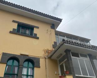 Vista exterior de Edifici en venda en Santa Brígida amb Piscina comunitària