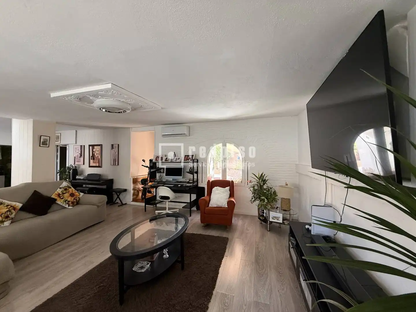 Sala d'estar de Casa o xalet en venda en Alhaurín de la Torre amb Aire condicionat, Jardí privat i Terrassa