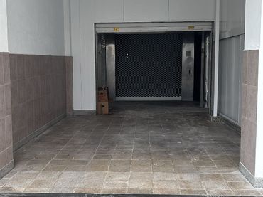 Nave industrial con ascensore in affitto a Avenida do Aeroporto 43