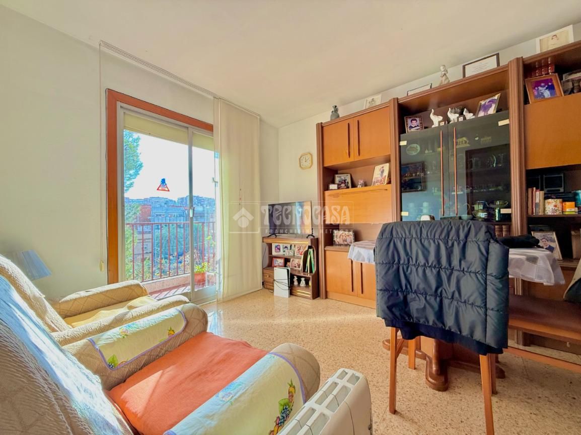 Bedroom of Flat for sale in Santa Coloma de Gramenet  with Balcony