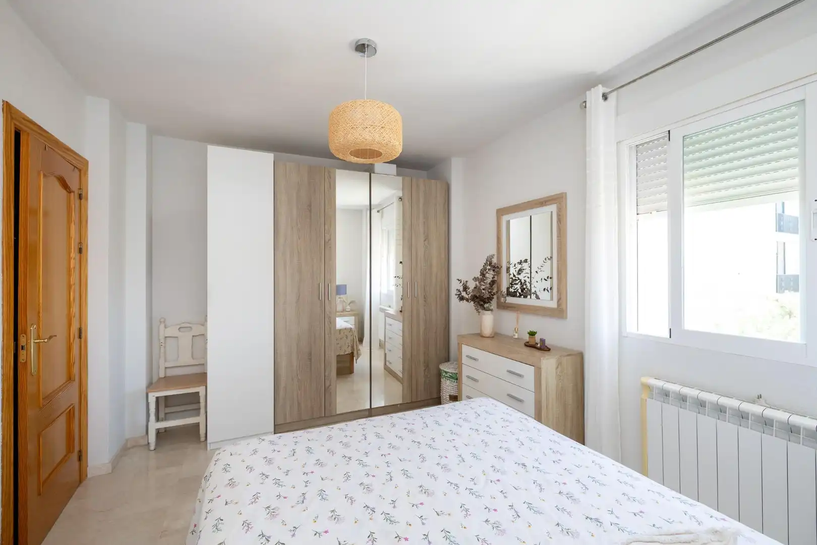 Habitación de Piso en venta en Churriana de la Vega con Aire acondicionado, Calefacción y Balcón