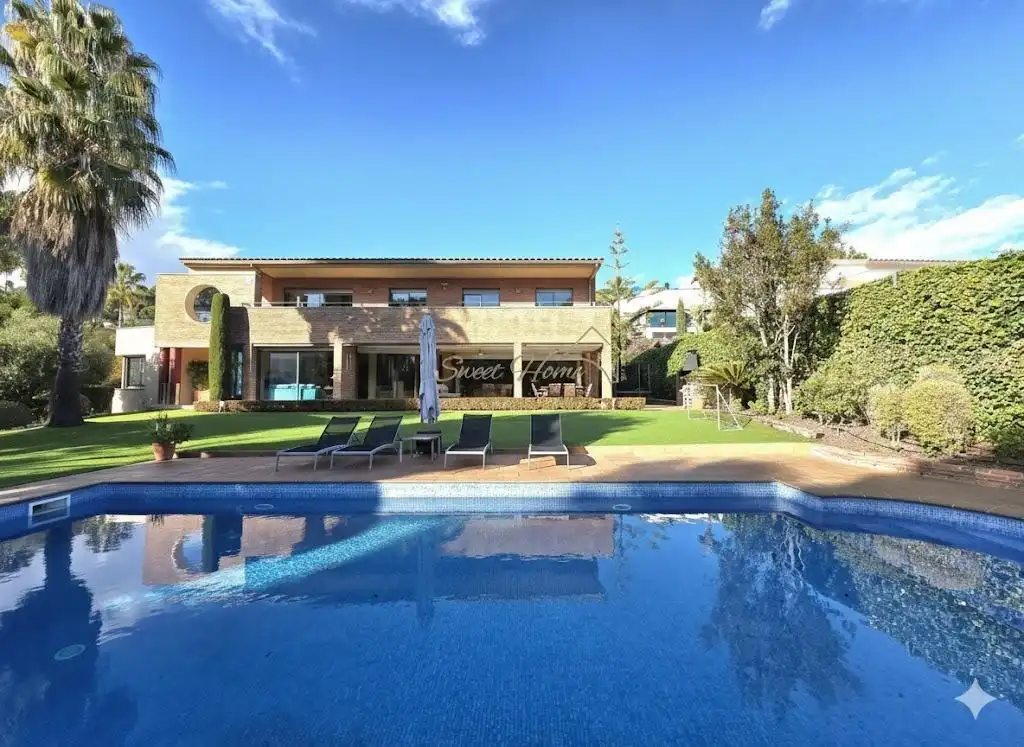 Maison avec piscine à vendre à Teià