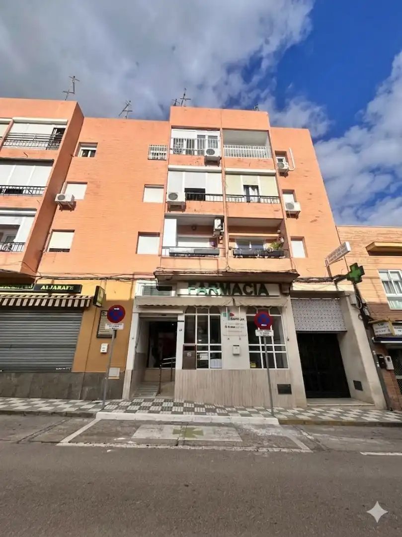 Piso en venta en Calle 28 de Febrero, 28, Avenida Juan Diego