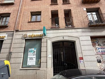 Pis amb balcó de lloguer a Calle Sor María de San José