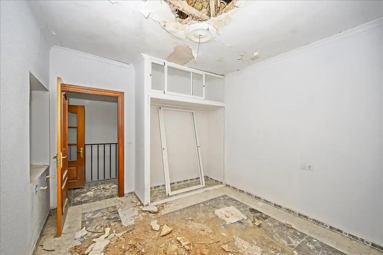 Casa adosada en venda en Villatobas amb Traster