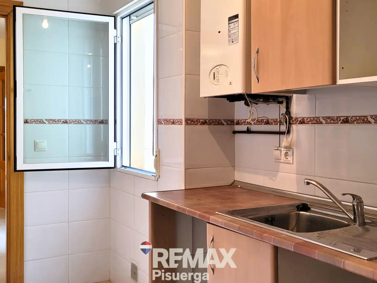 Cuina de Àtic en venda en Medina de Rioseco amb Calefacció, Terrassa i Forn