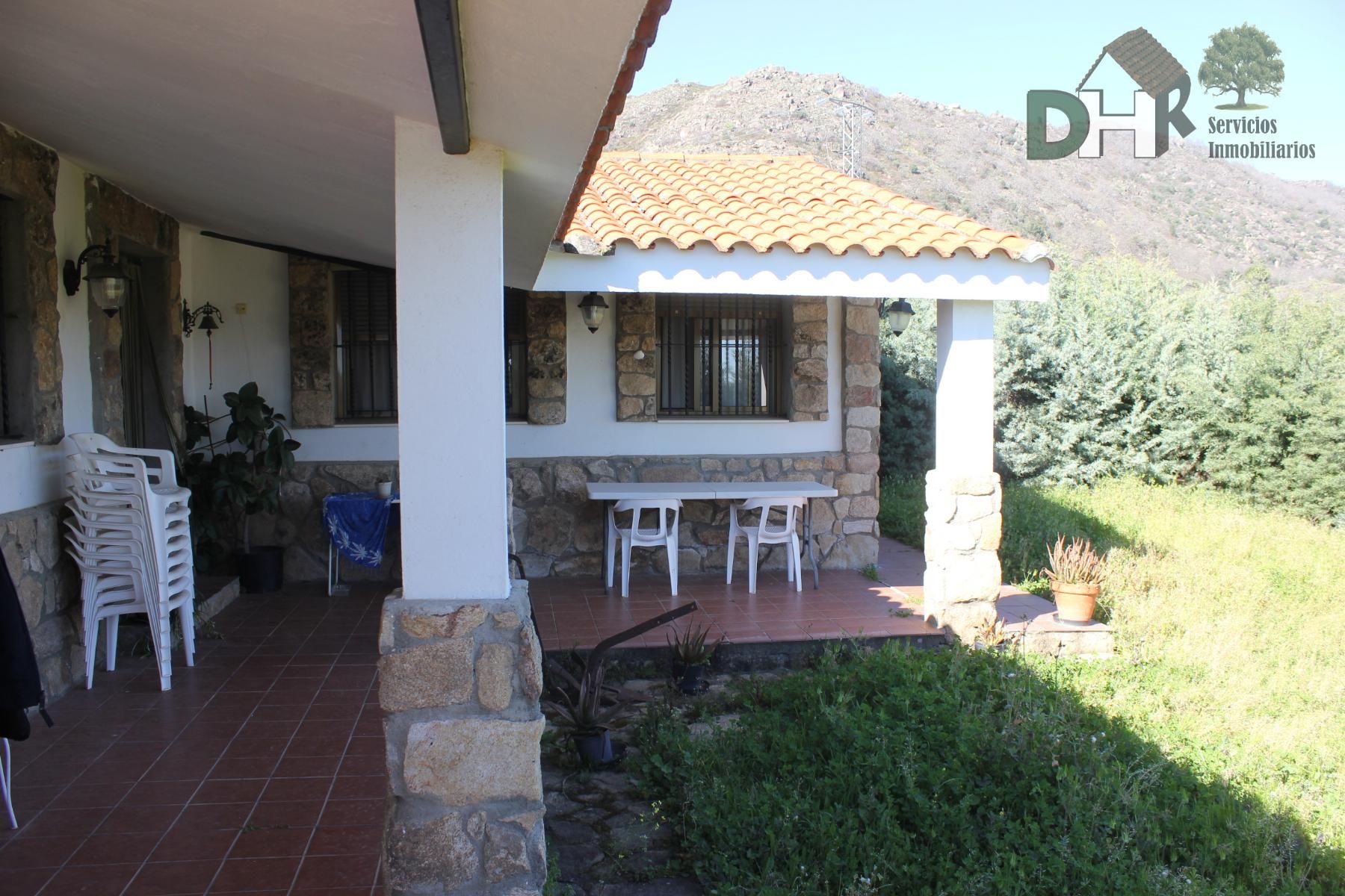 Country house for sale in Cilleros