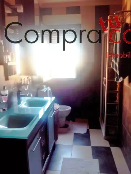 Bany de Casa o xalet en venda en Palazuelos de Eresma amb Calefacció, Jardí privat i Parquet