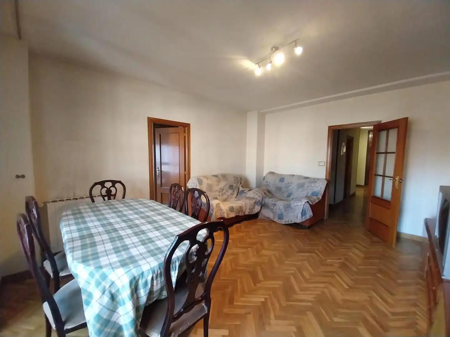 Sala de estar de Piso en venta en Valladolid con Calefacción, Parquet y Balcón