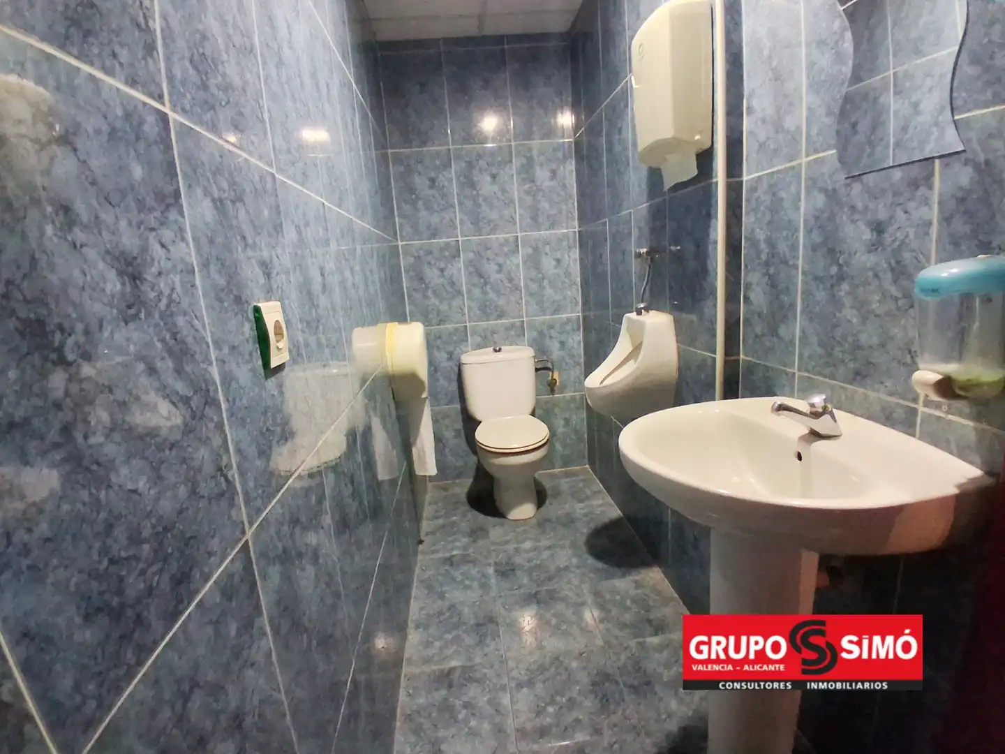 Baño de Local en venta en La Pobla de Farnals con Aire acondicionado, Calefacción y Terraza