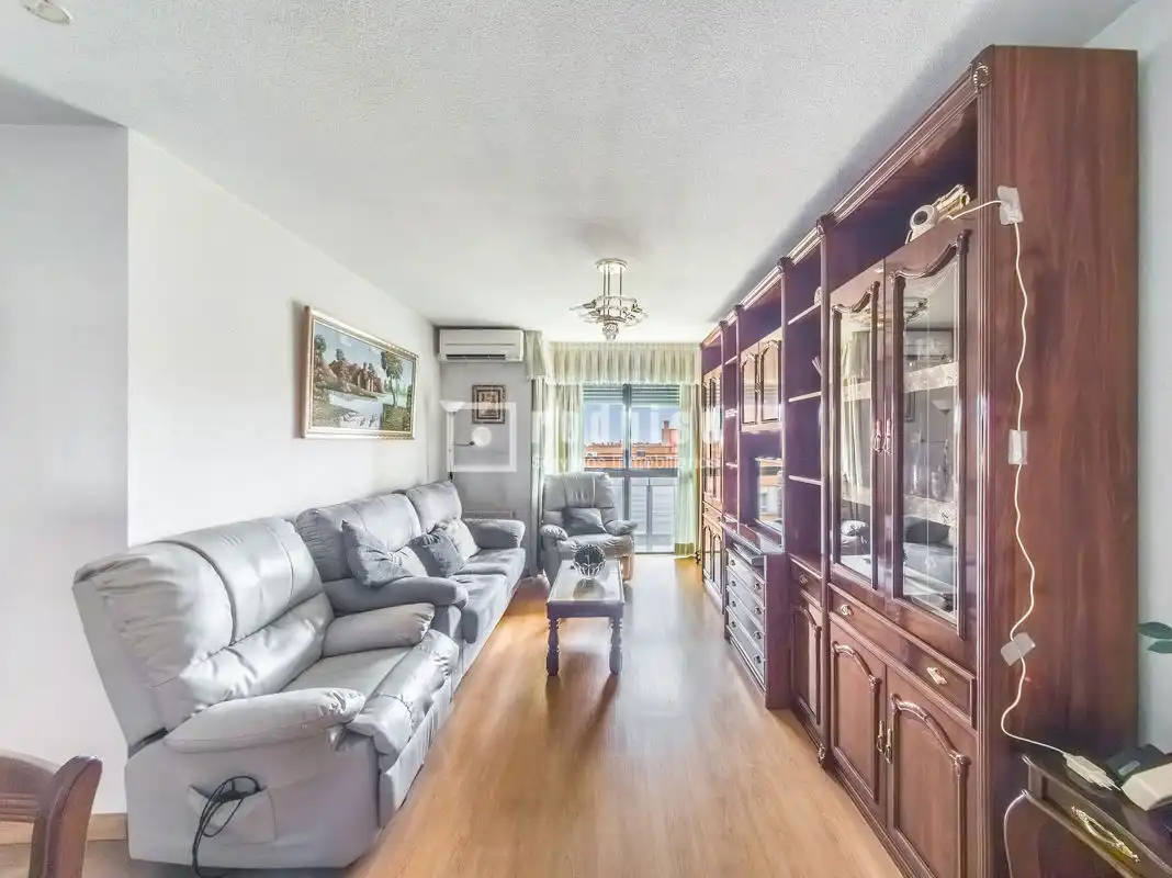 Living room of Flat for sale in Madrid  with Air Conditioner and Heating