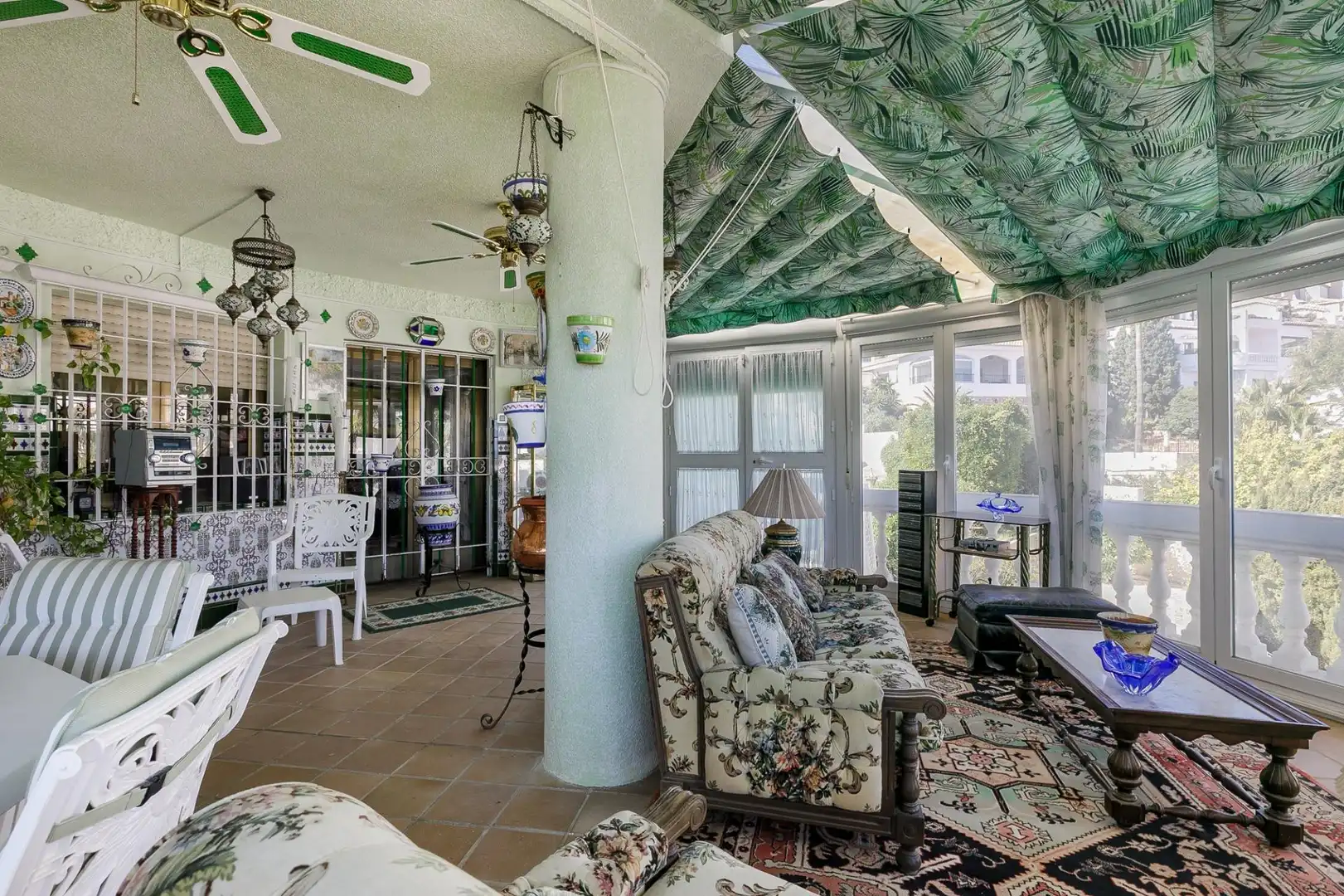 Living room of Houses for sale in Almuñécar  with Air Conditioner, Private garden and Terrace