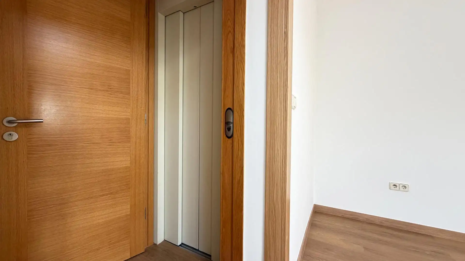 Flat for sale in Vigo   with Heating
