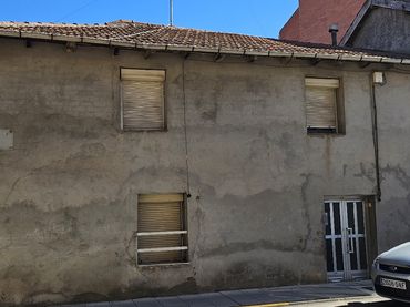 Casa con jardín en venta en La Bañeza