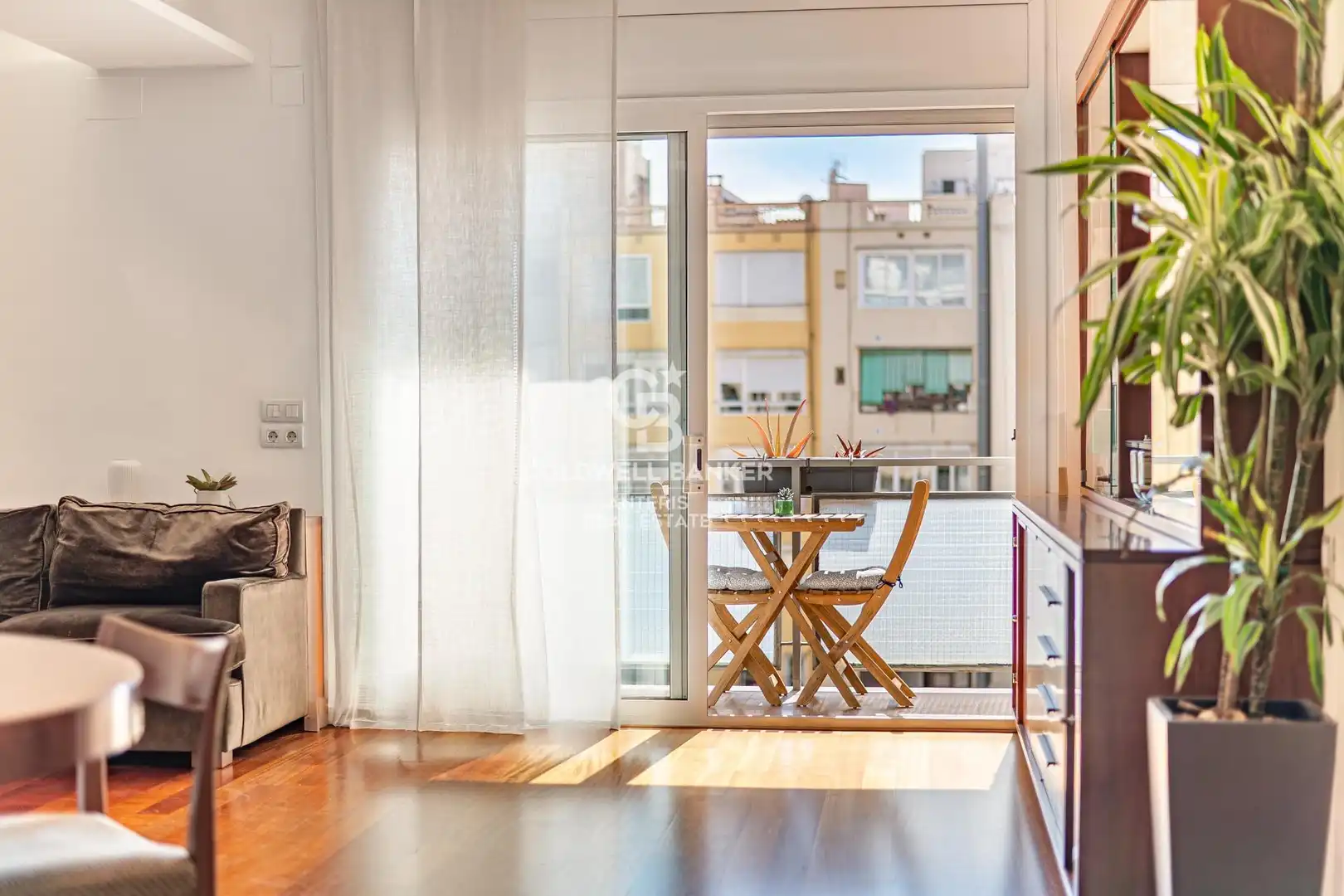 Vista exterior de Piso en venta en Barcelona con Aire acondicionado, Calefacción y Parquet