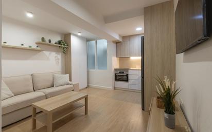 Living room of Flat for sale in  Granada Capital