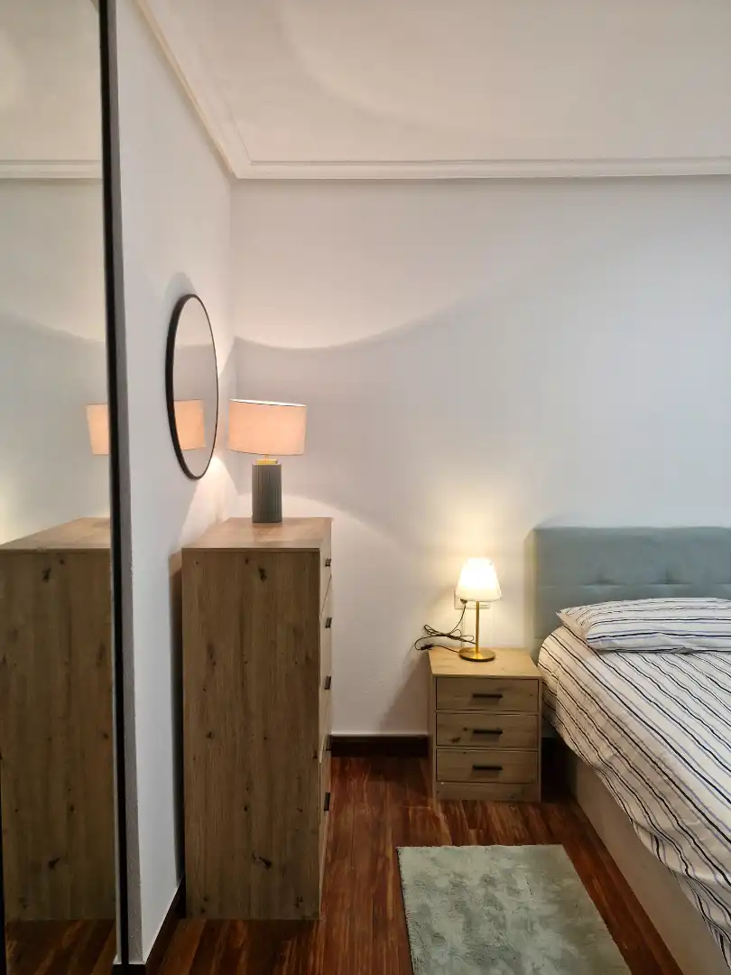 Habitación de Piso de alquiler en Bilbao  con Calefacción, Parquet y Amueblado