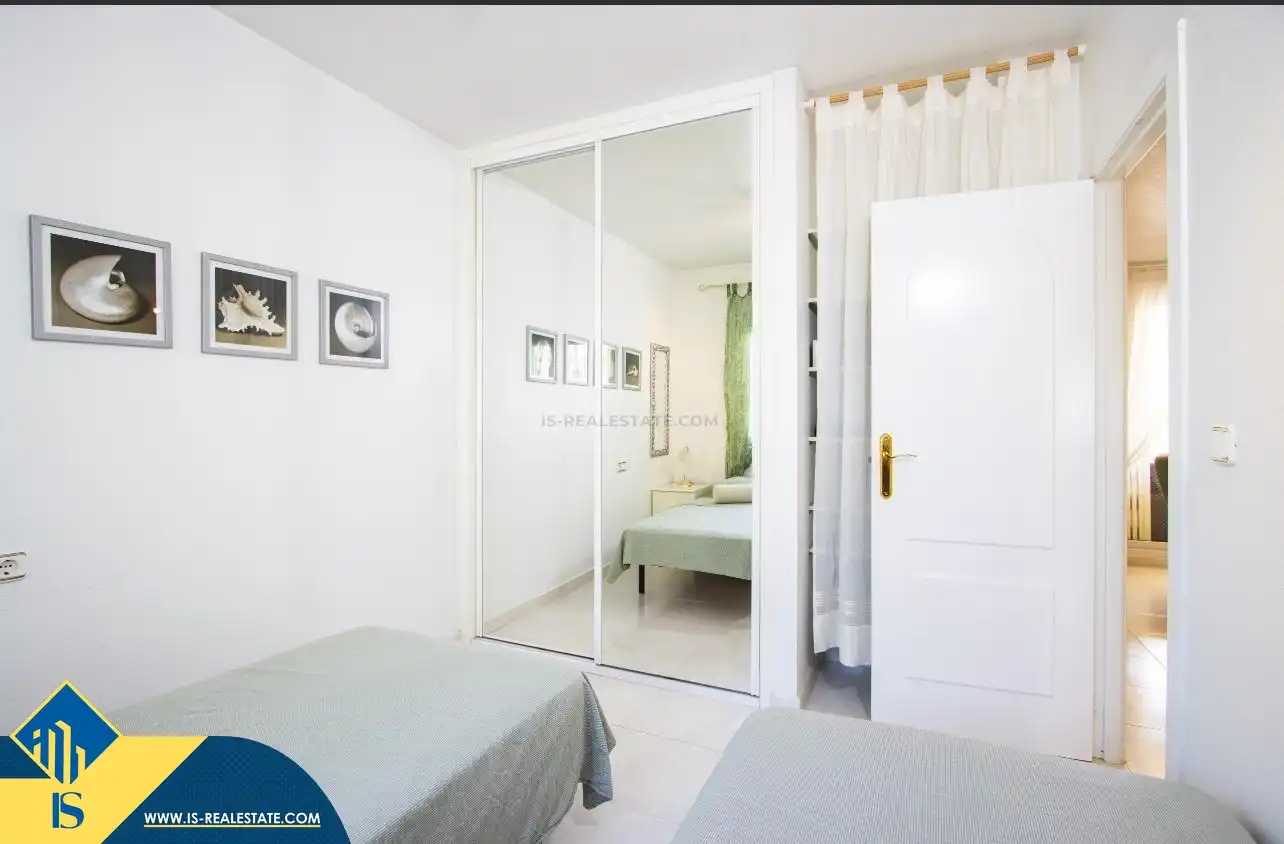 Dormitori de Casa o xalet de lloguer en Orihuela amb Terrassa, Moblat i Forn