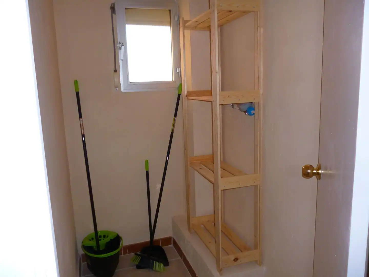 Bathroom of Flat for rent in Algeciras  with Furnished