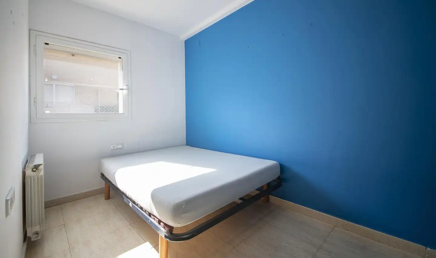 Schlafzimmer von Einfamilien-Reihenhaus zum Verkauf in Rubí mit Heizung und Möbliert