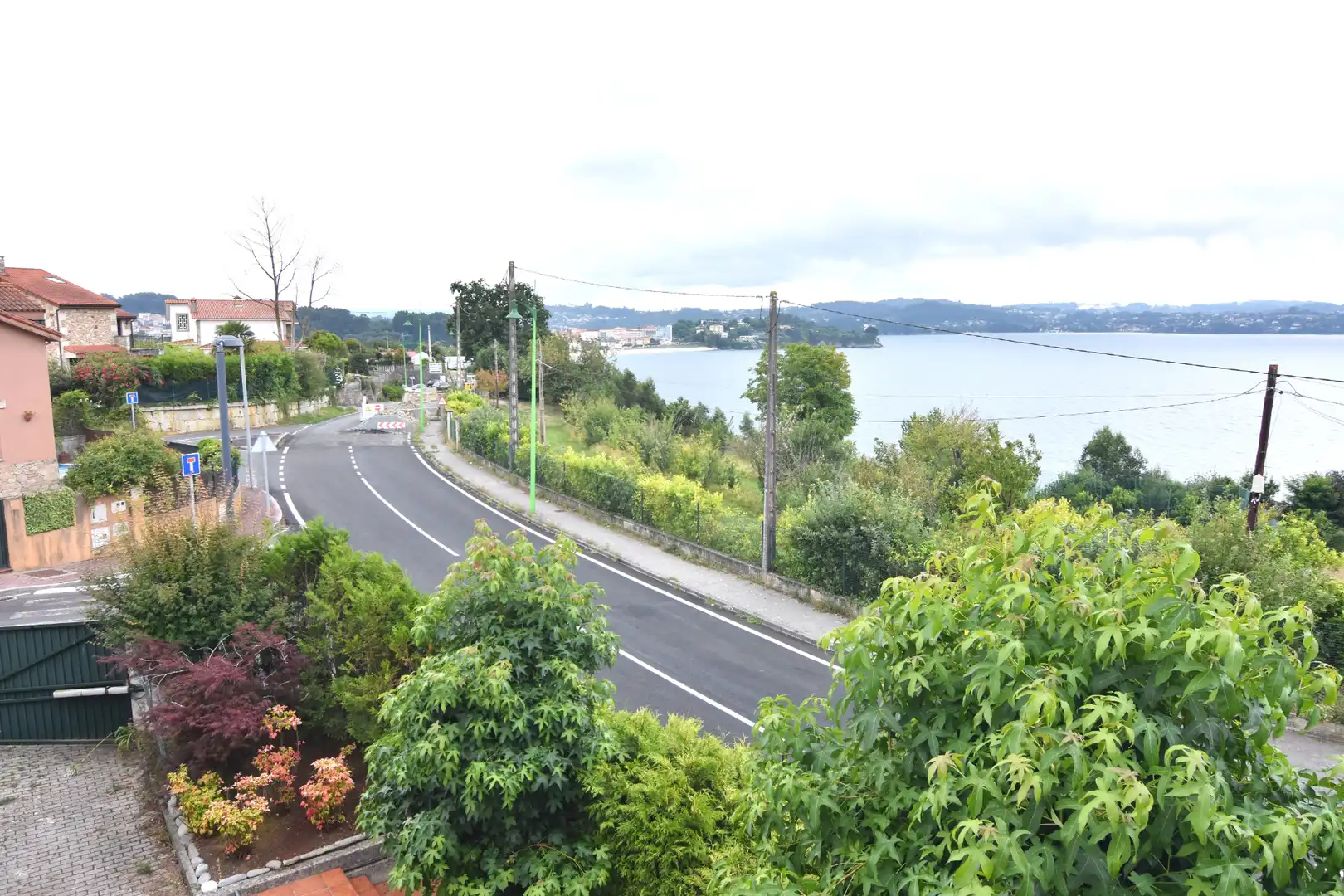 Vista exterior de Casa o chalet en venta en Miño con Calefacción, Jardín privado y Parquet