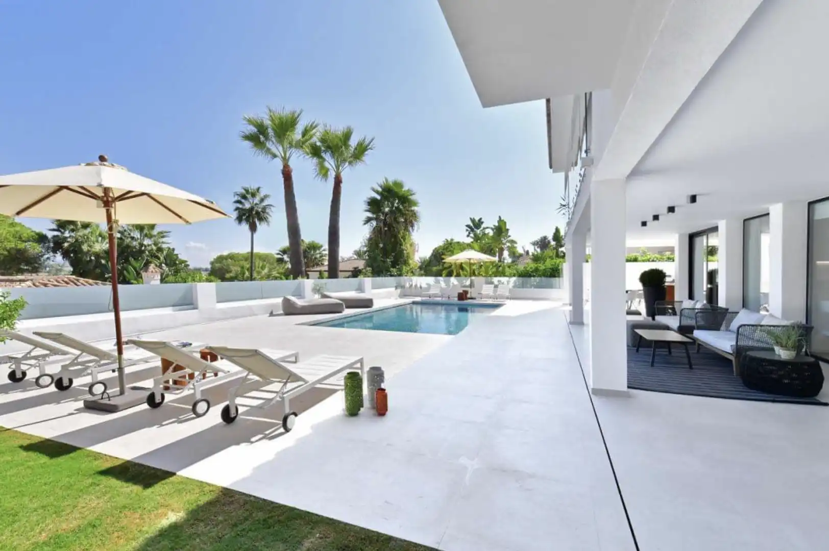 Terrassa de Casa o xalet de lloguer en Marbella amb Aire condicionat, Jardí privat i Piscina