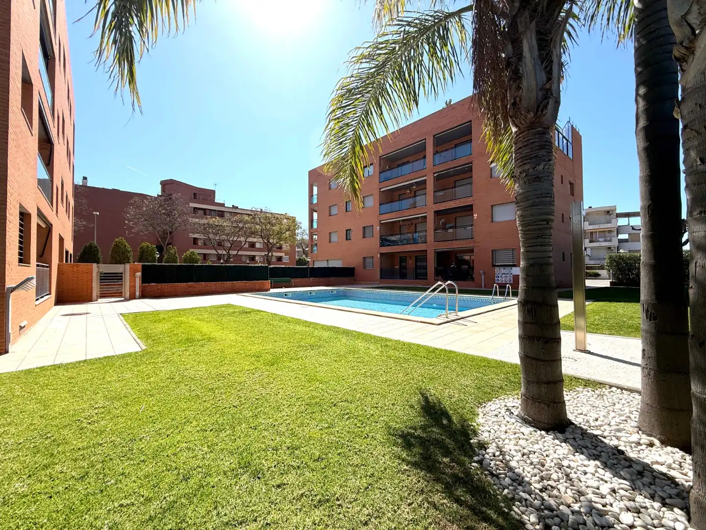 Schwimmbecken von Wohnungen zum Verkauf in Cambrils mit Heizung, Privatgarten und Möbliert
