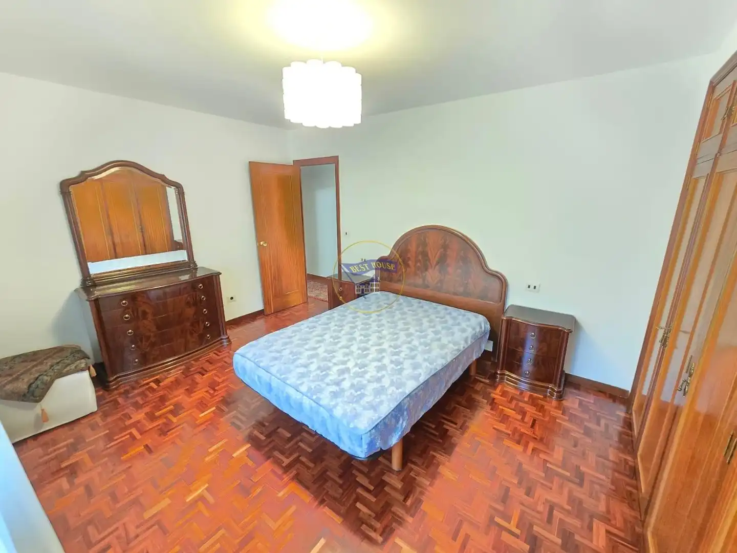 Habitación de Piso en venta en Vigo  con Calefacción, Parquet y Terraza