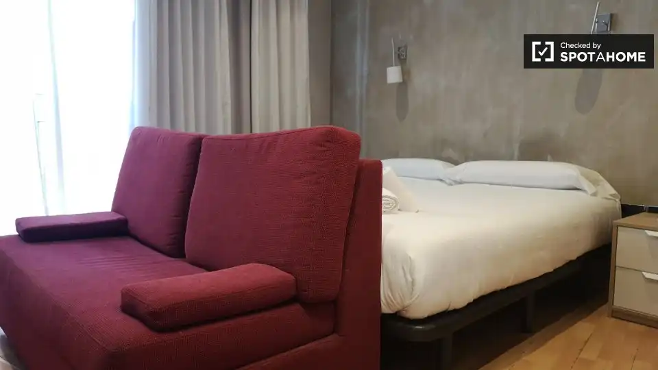 Piso con terraza en alquiler en Ciutat Vella