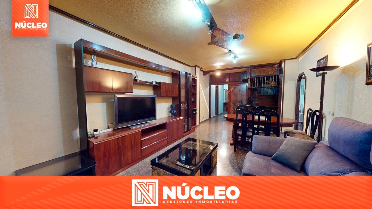 Sala d'estar de Pis en venda en Elda amb Aire condicionat, Moblat i Forn