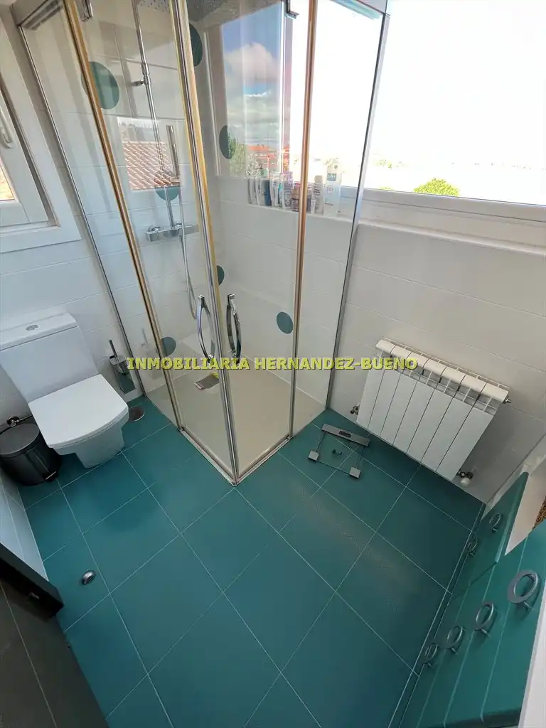 Baño de Casa o chalet en venta en Carbajosa de la Sagrada con Aire acondicionado, Calefacción y Jardín privado