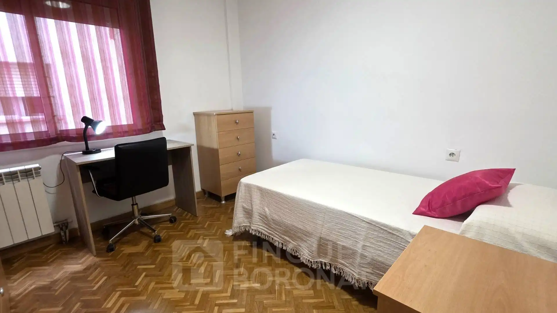 Schlafzimmer von Wohnung zur Miete in Tarragona mit Klimaanlage, Heizung und Terrasse